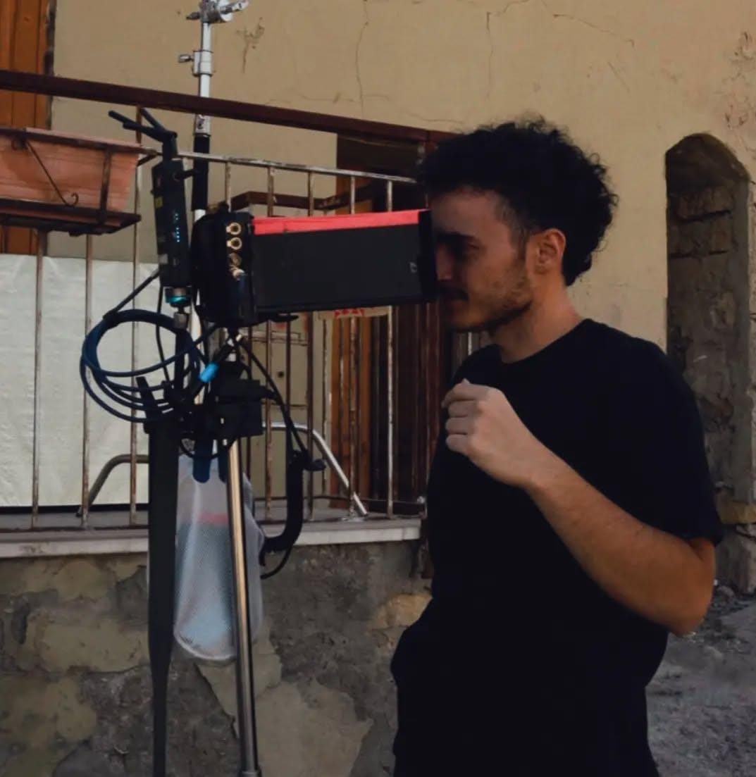 Gaetano Di Gaetano al monitor, sul set.